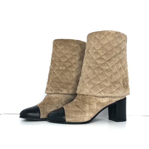 Chanel Quilted Foldover CC Clover Suede Cap Toe Pull On Boots 39 - Picture 2 of 11